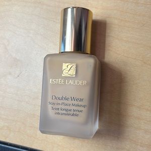 Estée Lauder Double Wear Foundation, 2W2 Rattan (warm undertone golden)